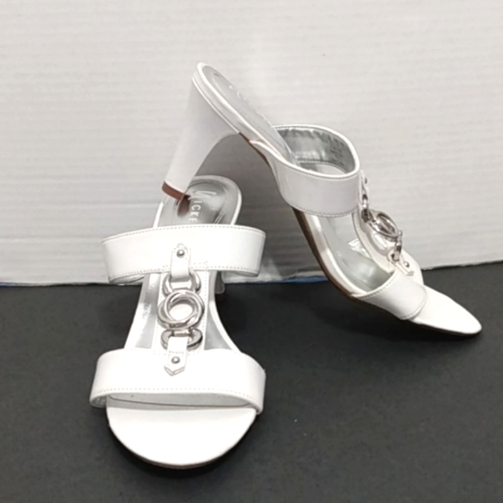 NICKELS WHITE & SILVER MULE SANDALS NWOT SIZE 8.5